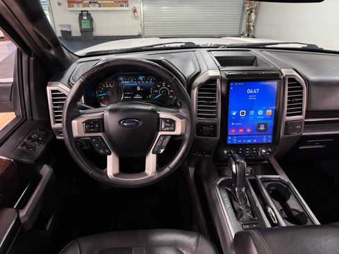 Used 2015 Ford F150 Platinum w/ Equipment Group 701A Luxury RWD image 23