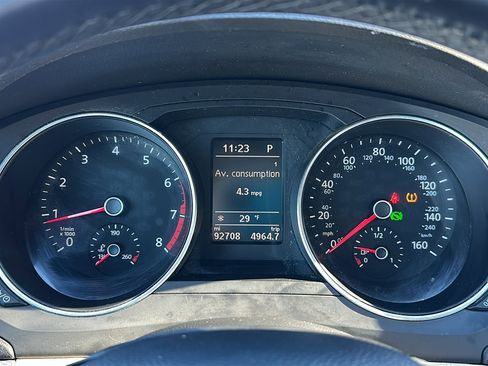 Used 2017 Volkswagen Jetta SE image 18