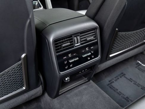 Certified 2024 Porsche Cayenne AWD/4WD image 42