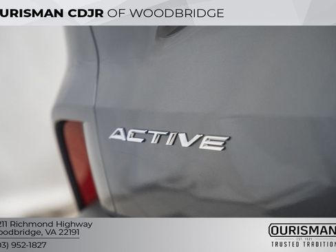 Used 2023 Ford Escape Active w/ Tech Pack #1 AWD/4WD image 9