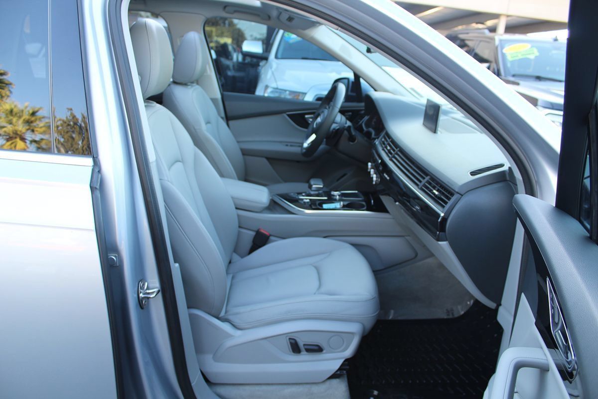 Used 2017 Audi Q7 3.0T Premium Plus w/ Premium Plus Package AWD/4WD image 24