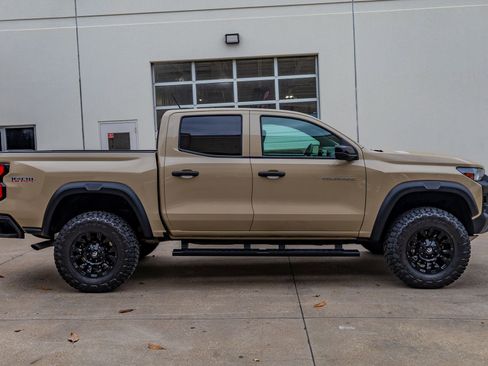 Used 2023 Chevrolet Colorado Trail Boss w/ Technology Package image 11