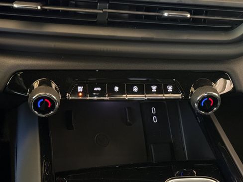 Used 2026 Chevrolet Silverado EV LT AWD/4WD image 26