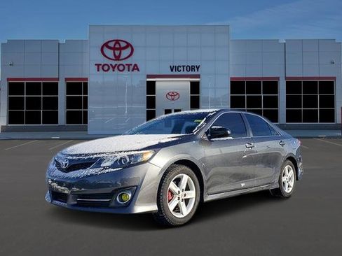 Used 2012 Toyota Camry SE image 1