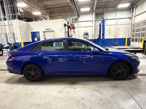 Certified 2023 Hyundai Elantra SEL image 7