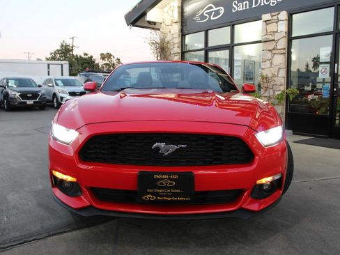 Used 2015 Ford Mustang Premium RWD image 33