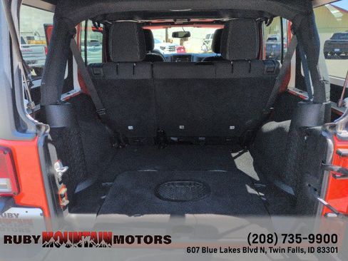 Used 2015 Jeep Wrangler Unlimited Rubicon w/ Dual Top Group AWD/4WD image 24