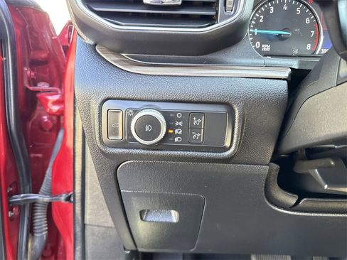 Used 2022 Ford Explorer Limited image 28