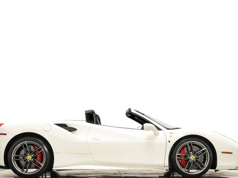 Used 2017 Ferrari 488 Spider image 2