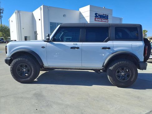 Used 2023 Ford Bronco Wildtrak image 4