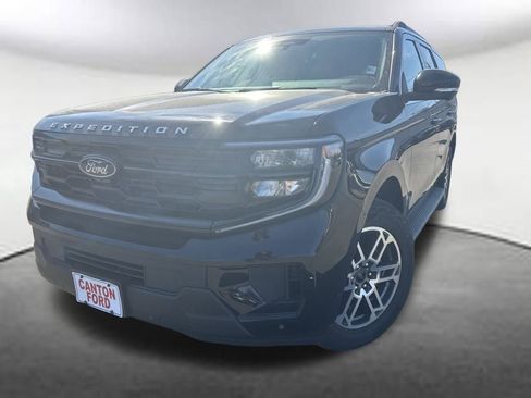 New 2025 Ford Expedition Active image 1
