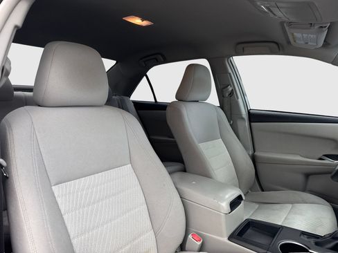 Used 2015 Toyota Camry LE FWD image 37