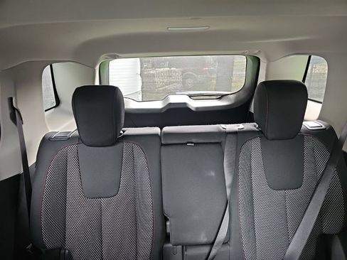 Used 2017 GMC Terrain SLE w/ Nightfall Package AWD/4WD image 15