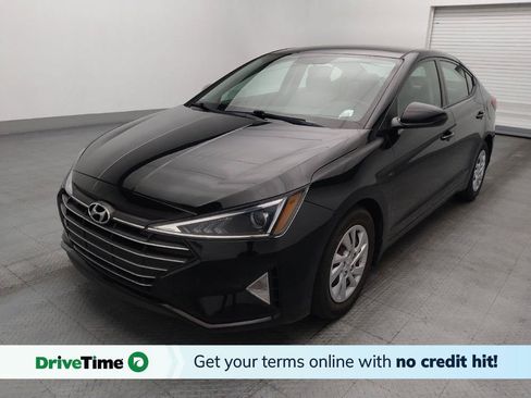 Used 2019 Hyundai Elantra SE w/ Winter Weather Package FWD image 1