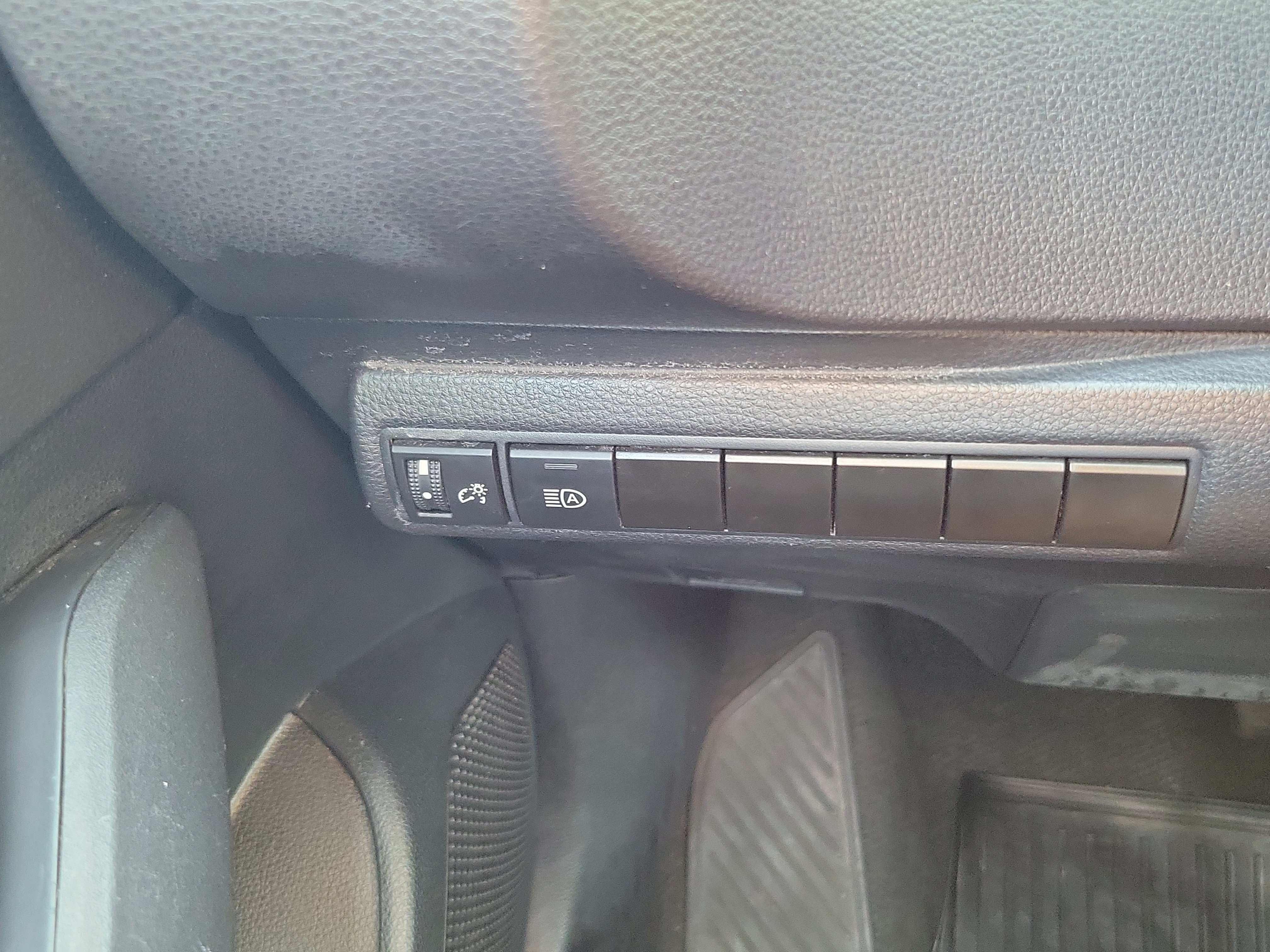 Used 2024 Toyota Corolla LE FWD image 19