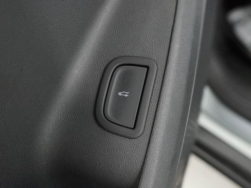 Used 2024 Chevrolet Traverse LS FWD image 22