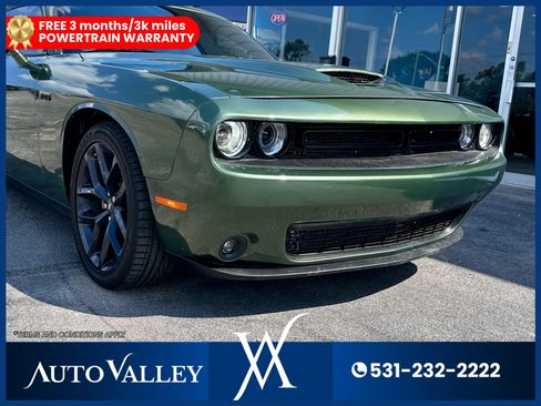 Used 2023 Dodge Challenger R/T w/ Plus Package image 10