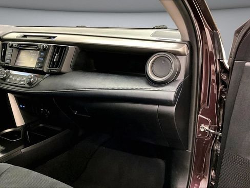 Used 2018 Toyota RAV4 XLE AWD/4WD image 27