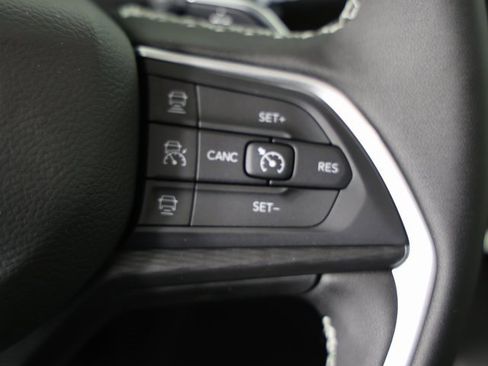 Used 2025 Jeep Grand Cherokee L Altitude image 16