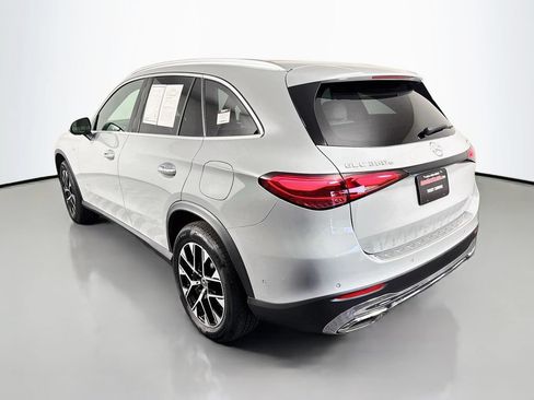 Used 2025 Mercedes-Benz GLC 350e 4MATIC image 7
