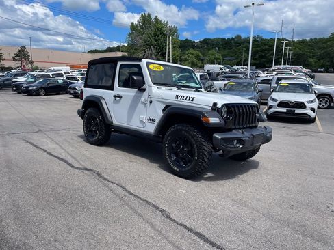 Used 2022 Jeep Wrangler Sport AWD/4WD image 6