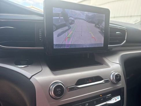 Used 2023 Ford Explorer XLT w/ Equipment Group 202A image 26