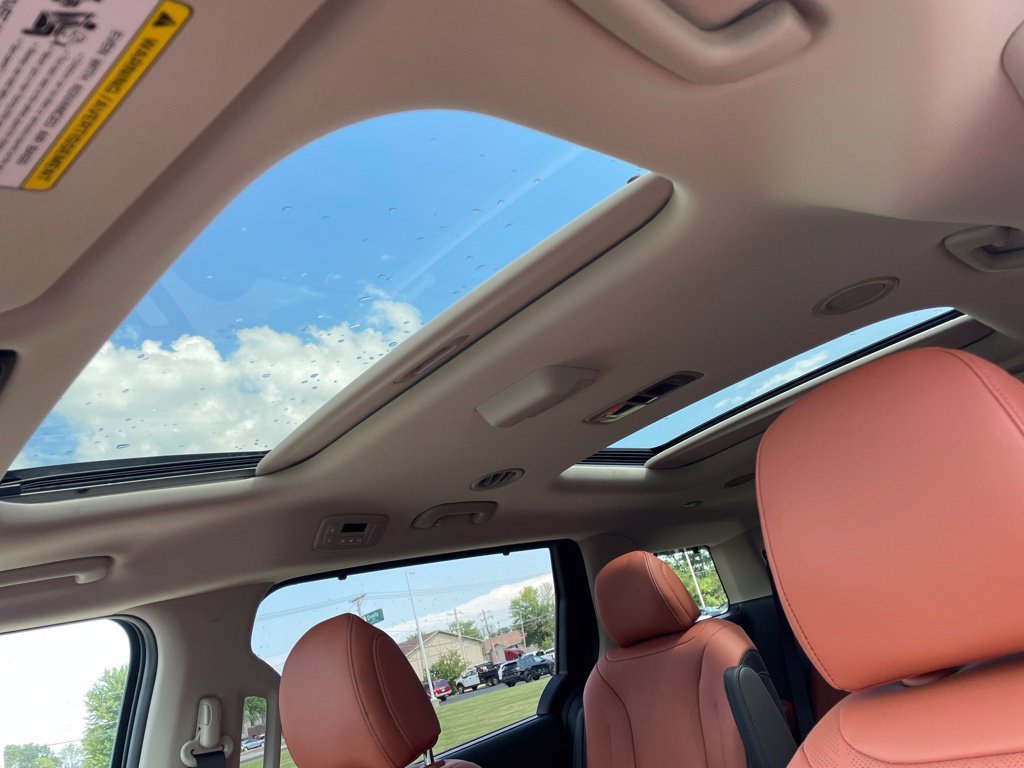 New 2027 Kia Carnival SX FWD image 10