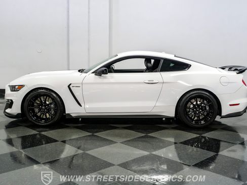 Used 2019 Ford Mustang Shelby GT350 w/ Technology Package RWD image 2