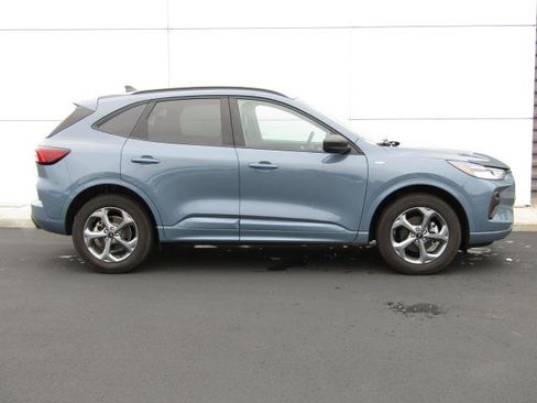 Used 2023 Ford Escape ST-Line w/ Tech Pack #1 image 3