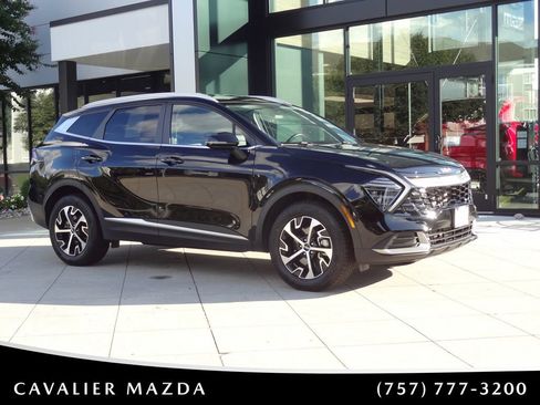 Used 2025 Kia Sportage EX AWD/4WD image 2