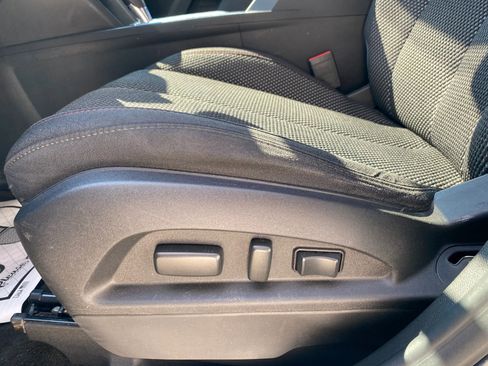 Used 2017 Chevrolet Equinox LT w/ Convenience Package AWD/4WD image 24