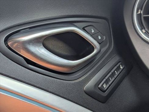Used 2018 Chevrolet Camaro SS RWD image 13