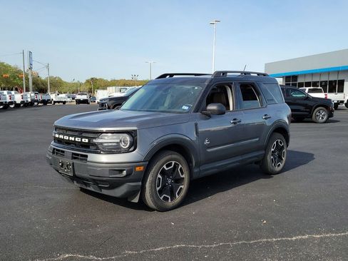 Used 2024 Ford Bronco Sport Outer Banks w/ Tech Package image 2