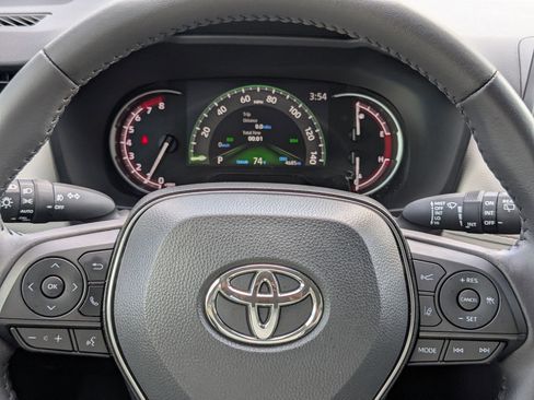 Used 2025 Toyota RAV4 XLE Premium image 20