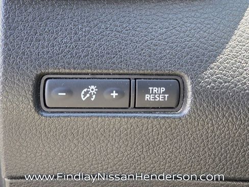 Used 2017 Nissan Rogue S AWD/4WD image 25