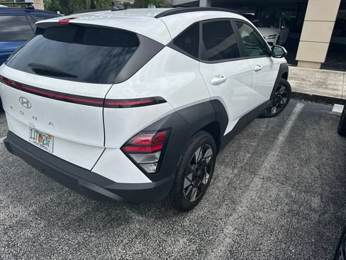 Used 2025 Hyundai Kona SEL FWD image 9