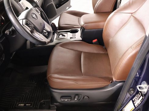 Used 2023 Toyota 4Runner Limited image 12