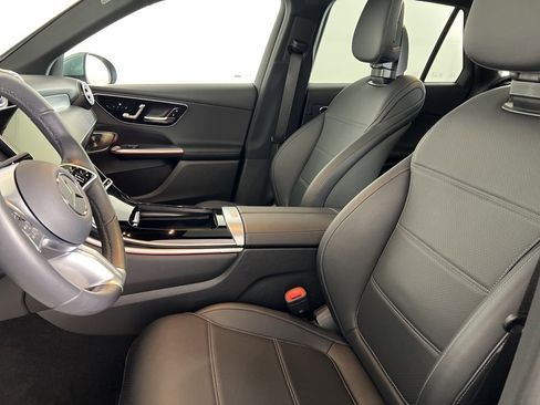 Certified 2025 Mercedes-Benz GLC 300 4MATIC image 3