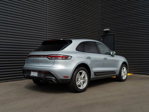 Used 2025 Porsche Macan image 9