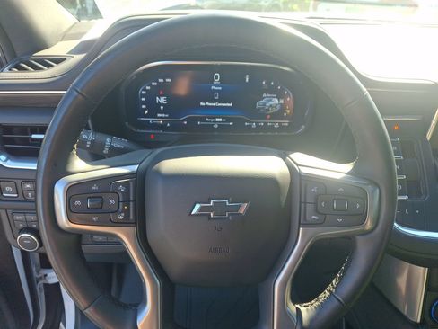 Certified 2024 Chevrolet Suburban Z71 w/ Luxury Package AWD/4WD image 16