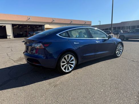 Used 2018 Tesla Model 3 image 5