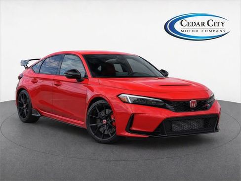 Used 2024 Honda Civic Type R image 2