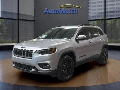 Used 2020 Jeep Cherokee Latitude Plus AWD/4WD image 4