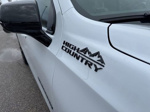 New 2026 Chevrolet Suburban High Country AWD/4WD image 43