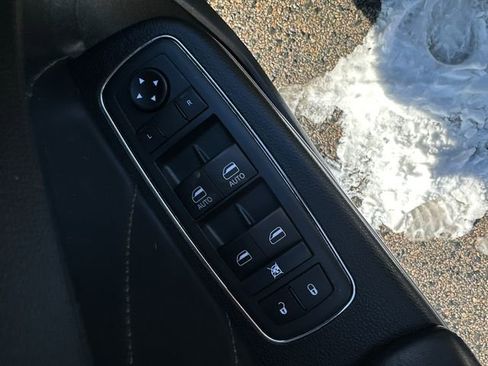 Used 2019 Dodge Charger R/T w/ Plus Group image 23