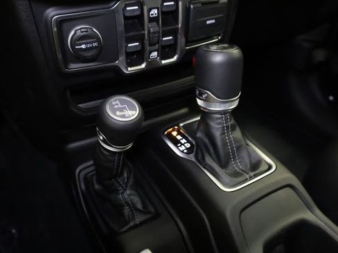Used 2024 Jeep Wrangler Unlimited Sahara w/ Technology Group AWD/4WD image 20