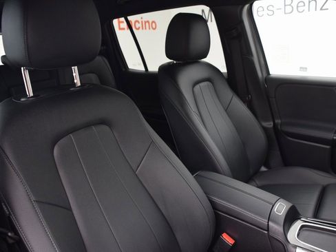 Used 2024 Mercedes-Benz EQB 300 4MATIC image 16