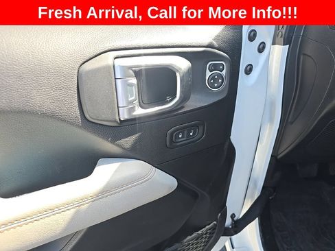 Used 2022 Jeep Wrangler Unlimited Sahara AWD/4WD image 12