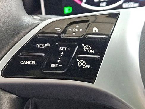 Used 2025 Mercedes-Benz C 300 4MATIC Sedan image 19