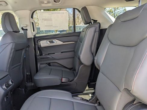 New 2025 Ford Explorer Active w/ Active Comfort Package image 14